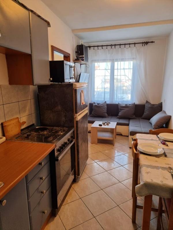Apartmani Petra Pula Buitenkant foto