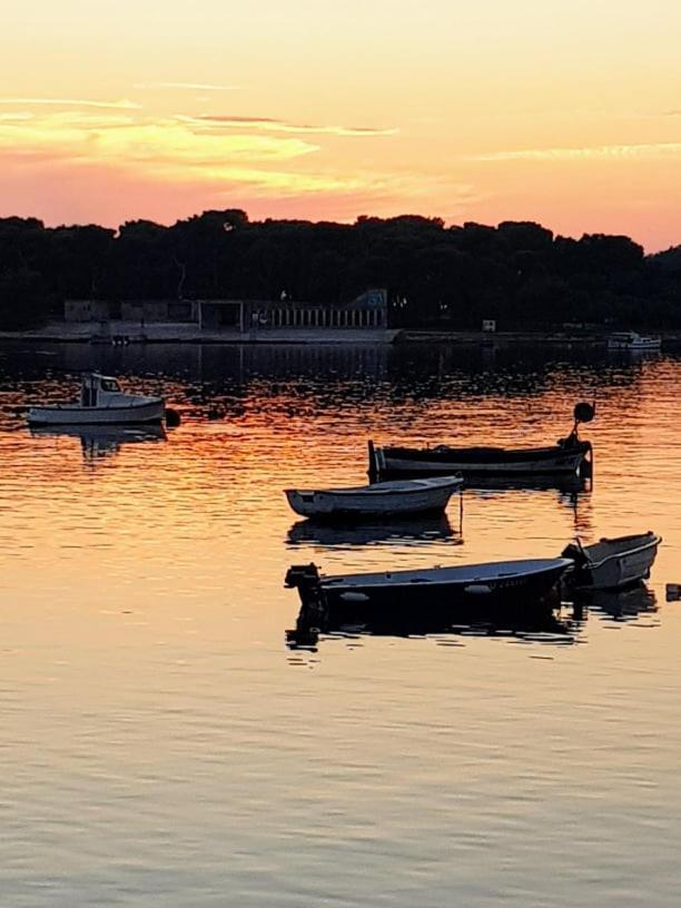 Apartmani Petra Pula Buitenkant foto