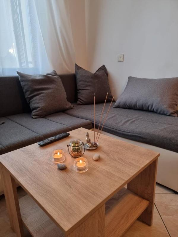 Apartmani Petra Pula Buitenkant foto