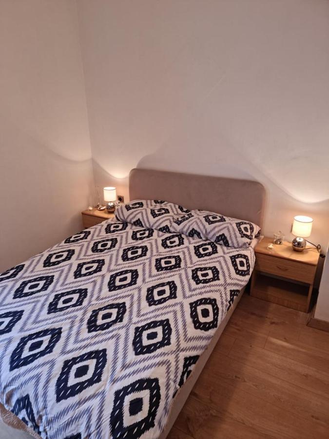 Apartmani Petra Pula Buitenkant foto