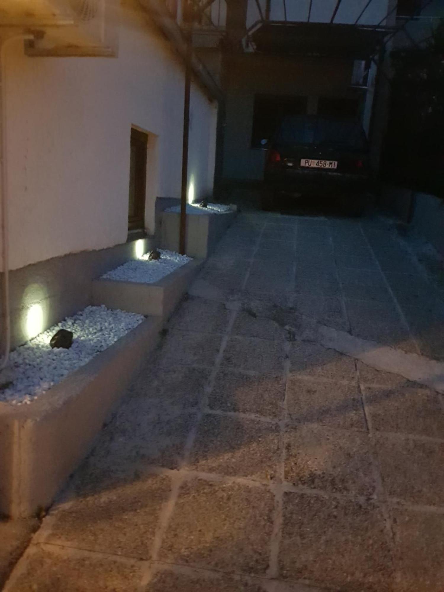 Apartmani Petra Pula Buitenkant foto